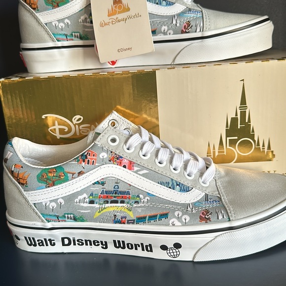 NEW Disney x Vans Limited Edition Sneakers Size 8.5 - Picture 3 of 10